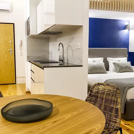 Insitu Living - Blue Mesanine Apartment *
